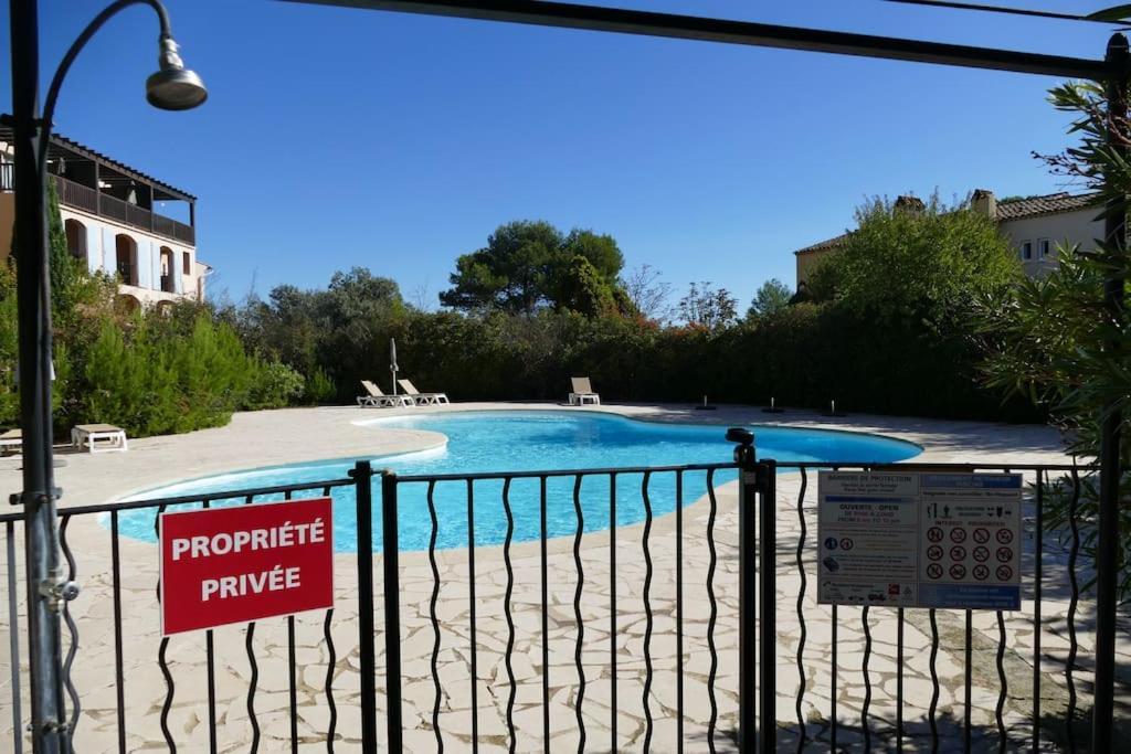 Appartement Clim & Piscine Sur Golf Pont Royal Esterno foto