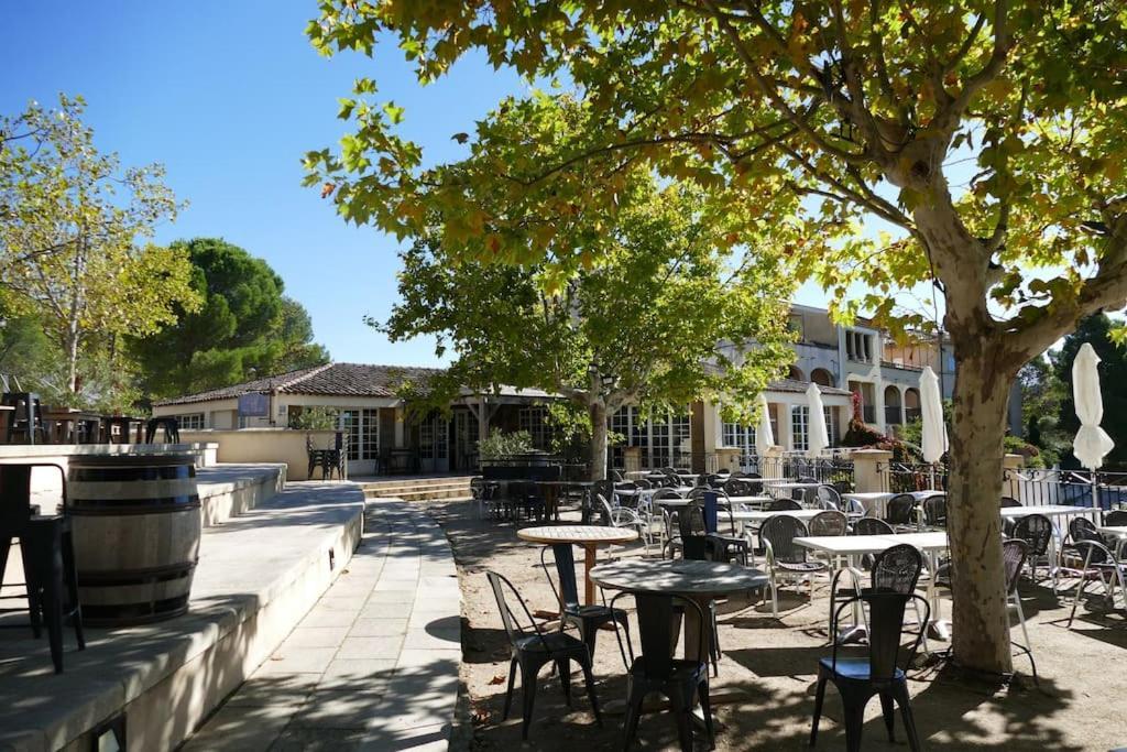 Appartement Clim & Piscine Sur Golf Pont Royal Esterno foto